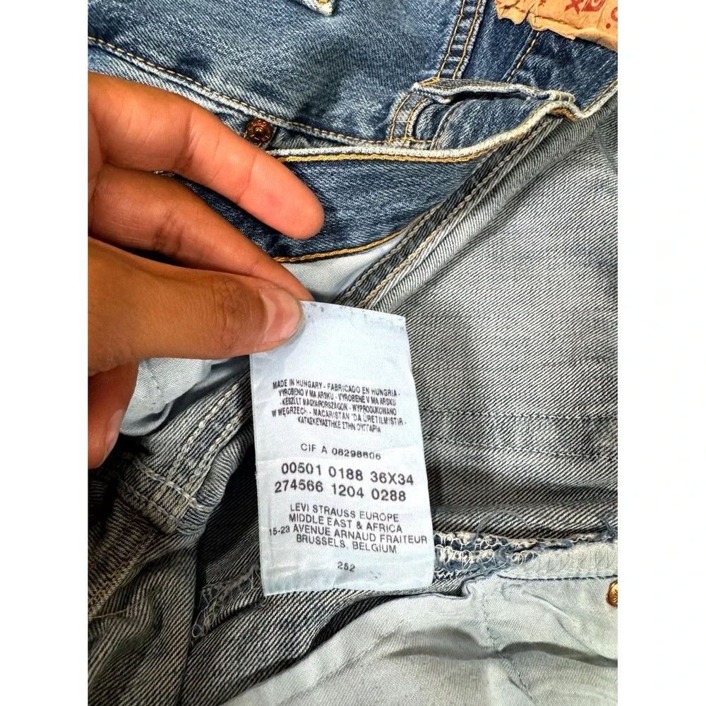 Levis 501 Jeans Mens 36x34 Blue Whiskering Denim Cotton Straight‎ Leg Button Fly